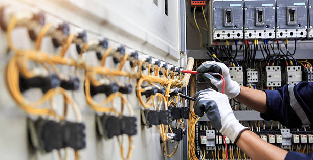 Professional Electrician technician working in Keystone Heights, FL